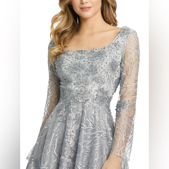 Scoop neck beaded lace gown - Picture 3 of 3